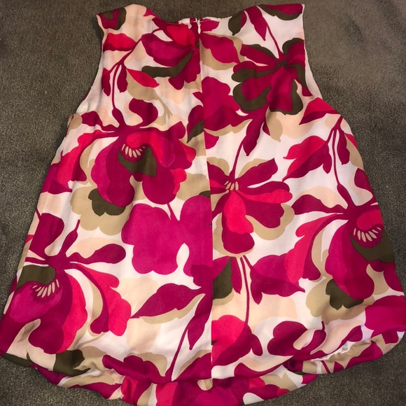 White floral top - Picture 3 of 4